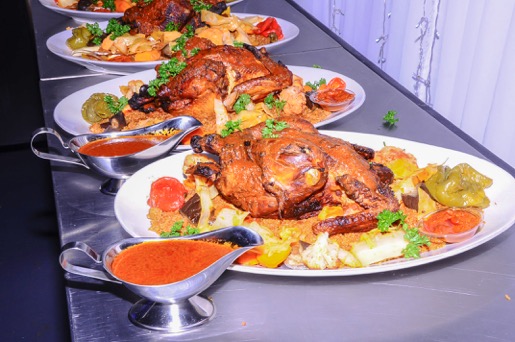 Plats sénégalais dressés pour une réception